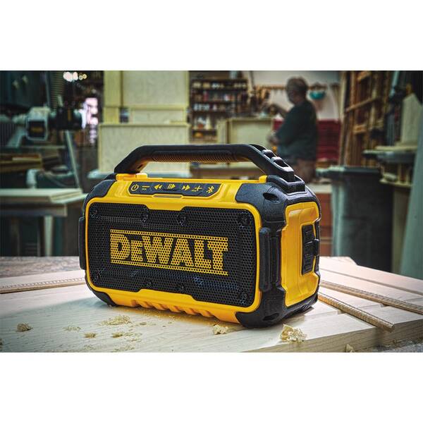 20V MAX* CORDED/CORDLESS JOBSITE RADIO