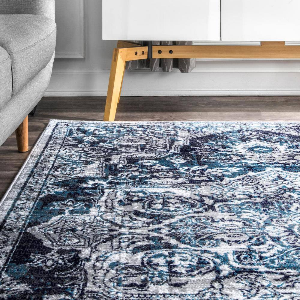 Maryanne Blue and White Synthetic Medallion Accent Rug 2x3