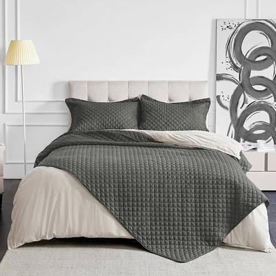 3-Piece Gray Quilted Microfiber King Comforter Set (1x Comforter, 2x Pillowcases)
