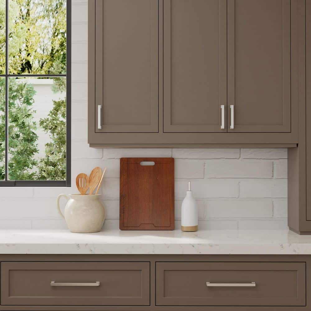Chelsey 4-inch Polished Nickel Modern Bar Pull with Mounting Hardware
