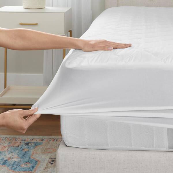 https://images.thdstatic.com/productImages/ca5a8f9f-46ab-47a4-8778-11d1e4d75e82/svn/stylewell-mattress-covers-protectors-hd015-k-white-c3_600.jpg