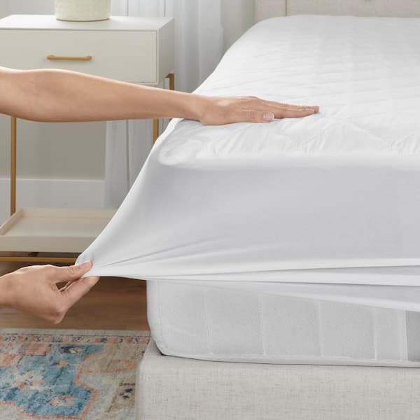 StyleWell Quilted Comfort Waterproof California King Mattress Pad