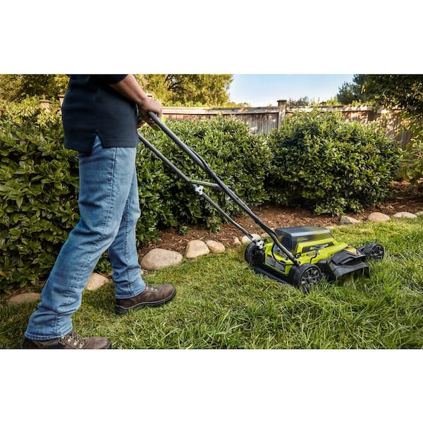 Image of Walk-behind narrow lawn mower with side discharge