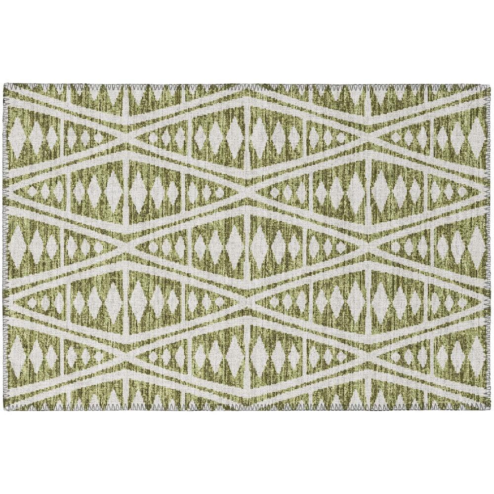 Yuma Green 1 ft. 8 in. x 2 ft. 6 in. Geometric Indoor/Outdoor Washable Area