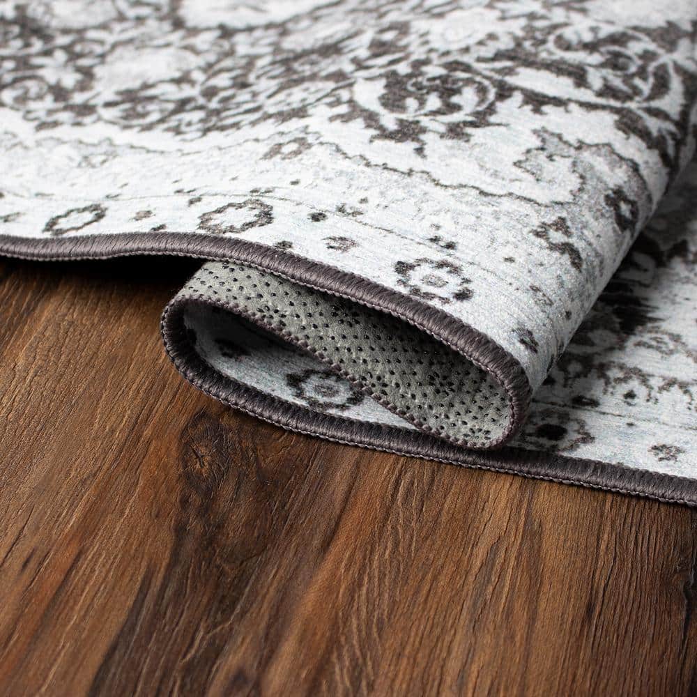 Gray Washable Synthetic 5' x 7' Rectangular Rug