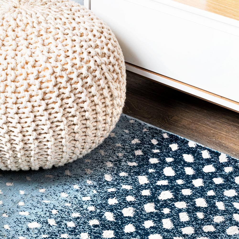 Abstract Antelope Blue and Cream 5' x 8' Easy-Care Area Rug