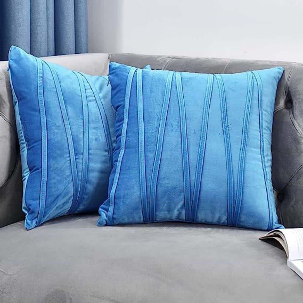 https://images.thdstatic.com/productImages/caab0414-ff41-4a61-a076-2911834042c4/svn/outdoor-throw-pillows-b086l5xl61-64_1000.jpg