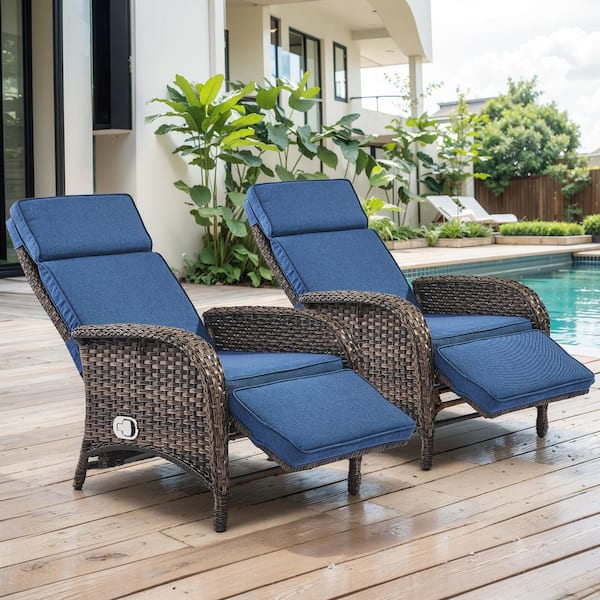 Brown 2-Piece Wicker Outdoor Recliner with Olefin Blue Cushions and Flat Armrests Patio Chaise Lounge Chairss