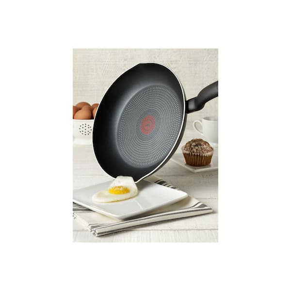 https://images.thdstatic.com/productImages/cac41fb7-7379-42b6-9c5d-235f095b97bb/svn/black-t-fal-pot-pan-sets-b208sa64-c3_600.jpg