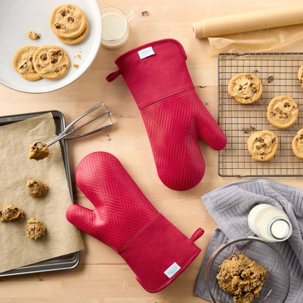 Red Basketweave Soft Silicone Oven Mitt 2-Pack Set