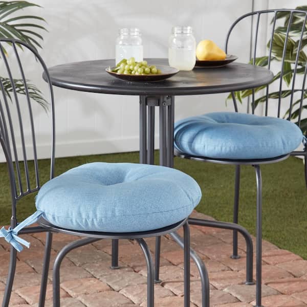 https://images.thdstatic.com/productImages/cadc6869-82fb-4ed2-b32d-41fe89611aa4/svn/greendale-home-fashions-outdoor-dining-chair-cushions-oc5816s2-denim-31_600.jpg