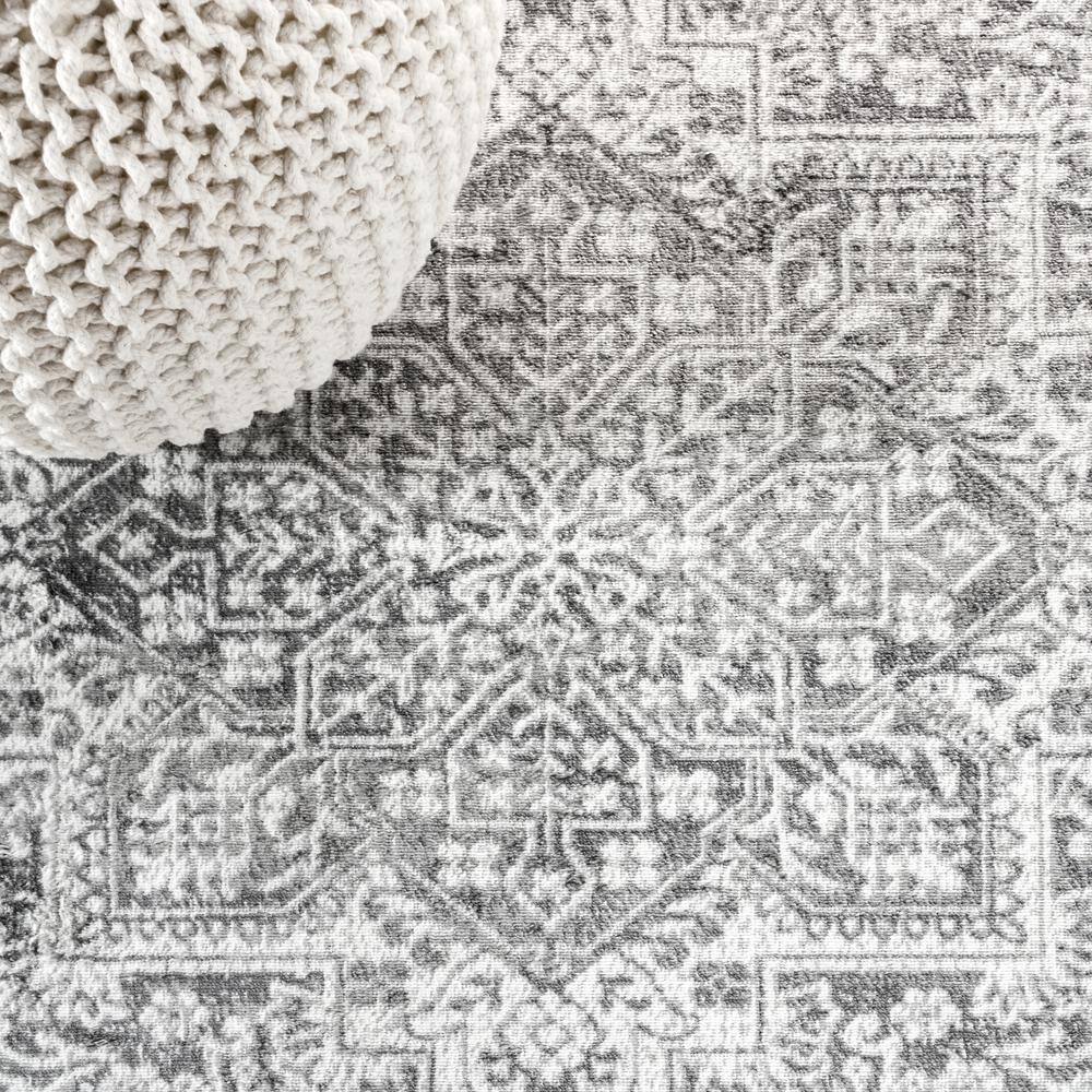 Light Gray Round Synthetic Medallion Area Rug, 6' Diameter