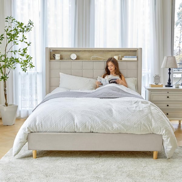 JAYDEN CREATION Candido Modern White Wooden Frame 62 in. Queen-Platform Bed with Power Outlets