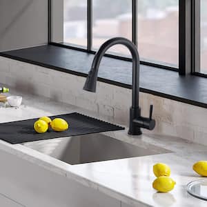 Single-Handle Pull-Down Sprayer Kitchen Faucet Stainless Steel with Swivel Spout in Matte Black
