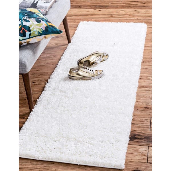 Solid Shag Collection Area Rug (2 ft. 7 in. x 13 ft. 1 in. Runner Snow White)