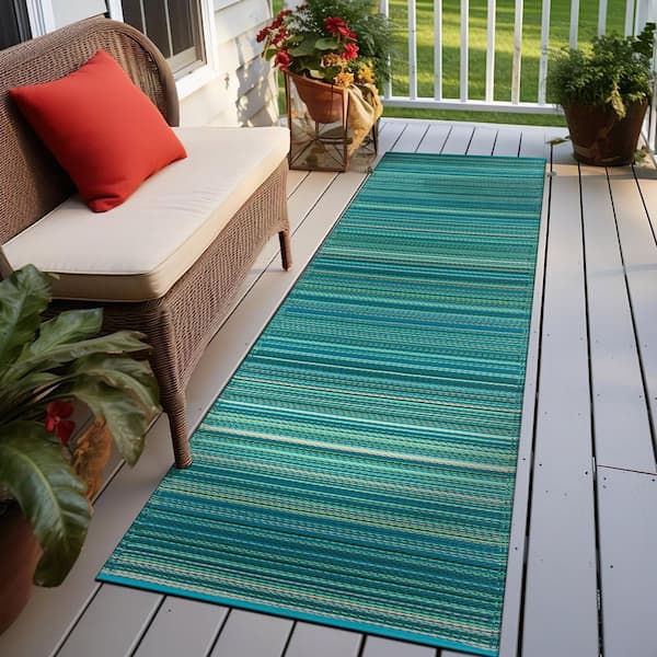 Contemporary Stripe Reversible Plastic Blue 2 ft. 6 in. x 8 ft. Outdoor Runner Rug