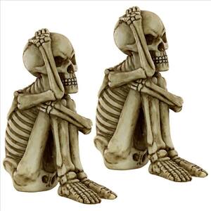 Design Toscano Bone Chillin' Skeleton Motorcycle Novelty Statue