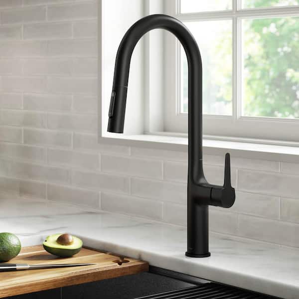 Oletto Single Handle Pull Down Sprayer Kitchen Faucet in Matte Black