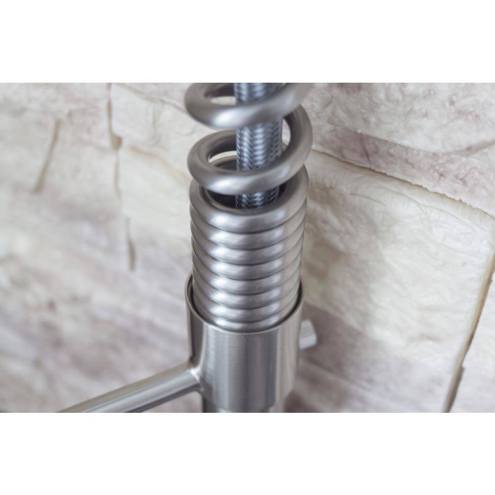 Brushed Nickel Single Handle Pull-Out Kitchen Faucet