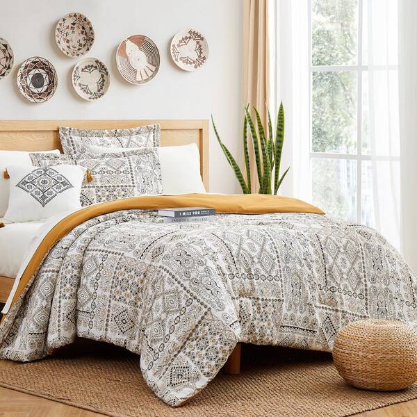 Modern Threads 8 Piece Multi Colored Isla Printed California King Cotton Blend Complete Comforter Bed Set 4bdstprte Isl C The Home Depot Modern Threads 8 Piece Multi Colored, King Comforter On California King Bed