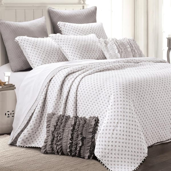 LEVTEX HOME Astoria Grey, White Ditsy Medallion Cotton Full/Queen Quilt