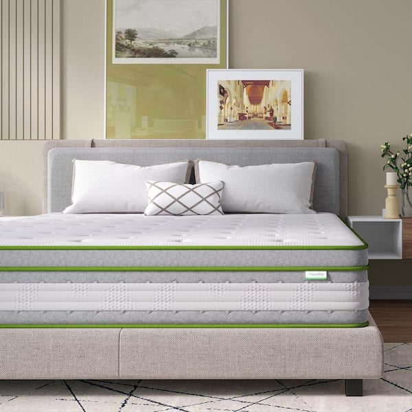 12 in. Medium Hybrid Memory Foam and Innerspring Mattress Tight Top King Size Mattress