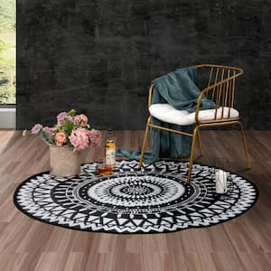 Black and White 5 ft. Round Moroccan Polypropylene Indoor/Outdoor Area Rug