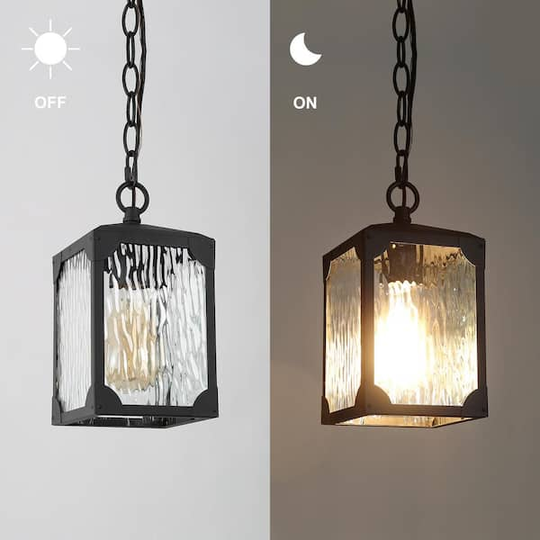 Get the perfect light for any situation! This 2-1 lantern and