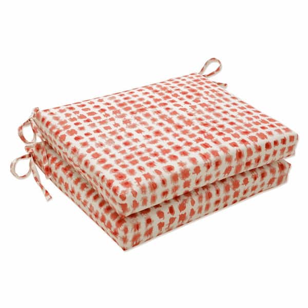 Pillow Perfect 18.5 x 16 Outdoor Dining Chair Cushion in Red/Ivory (Set of 2)