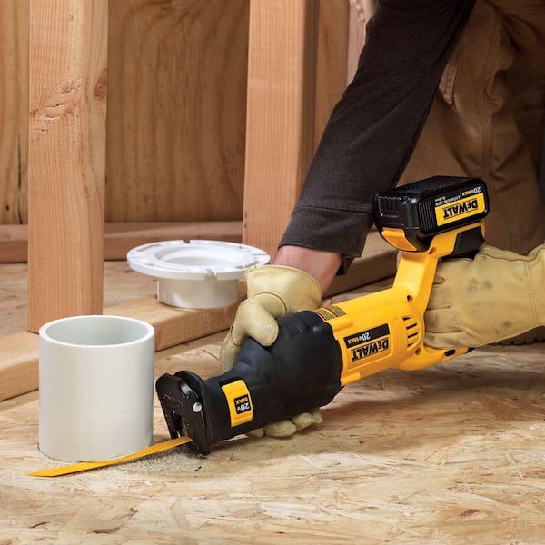 DEWALT 20 Vott Max Lithium Ion Cordless Reciprocating Saw with 4