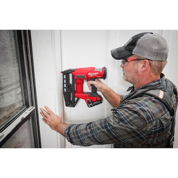 Milwaukee - M18 FUEL 18V Gen ll 16-Gauge Straight Finish Nailer and M18 18V Lithium-Ion REDLITHIUM FORGE 6.0 Ah Battery Pack