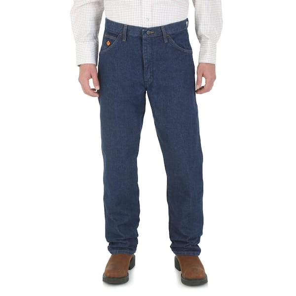 Wrangler Men's Size 40 in. x 32 in. Prewash Relaxed Fit Jean