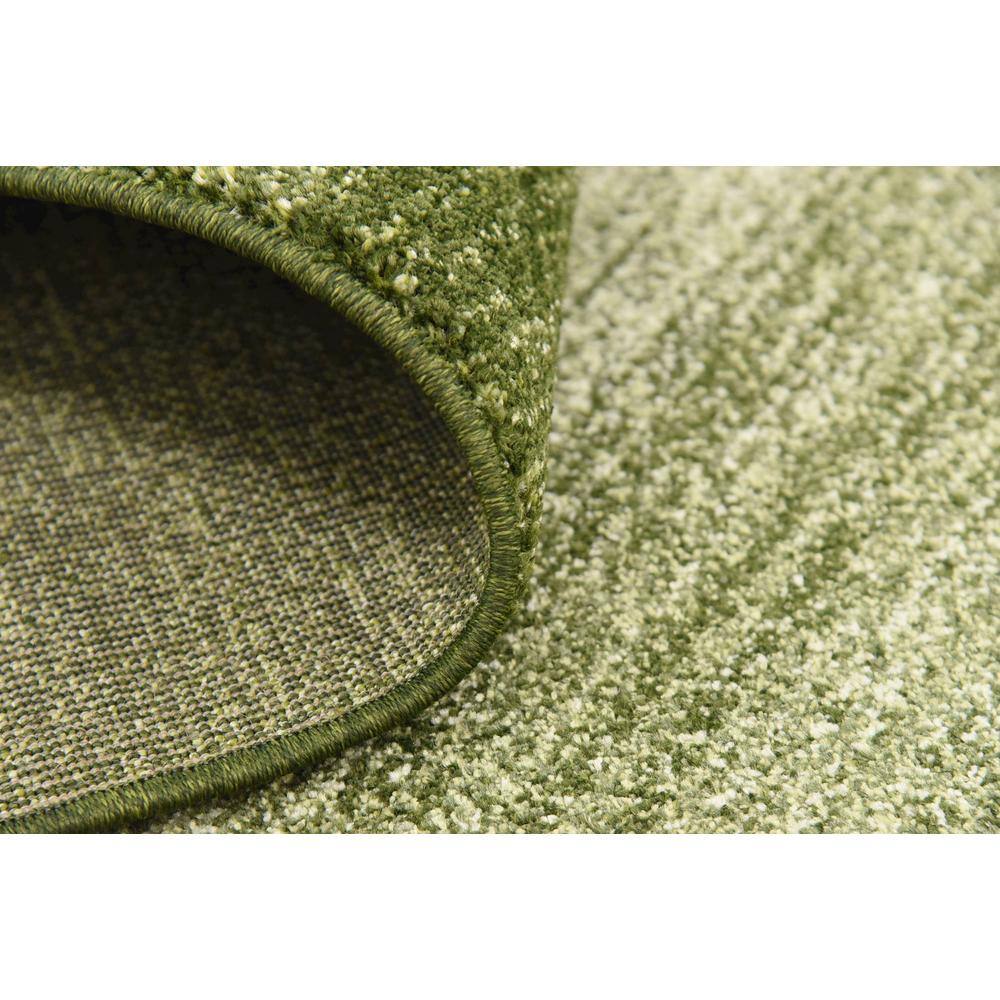 EasyCare Reversible Light Green Synthetic Area Rug - 8' x 11' 4