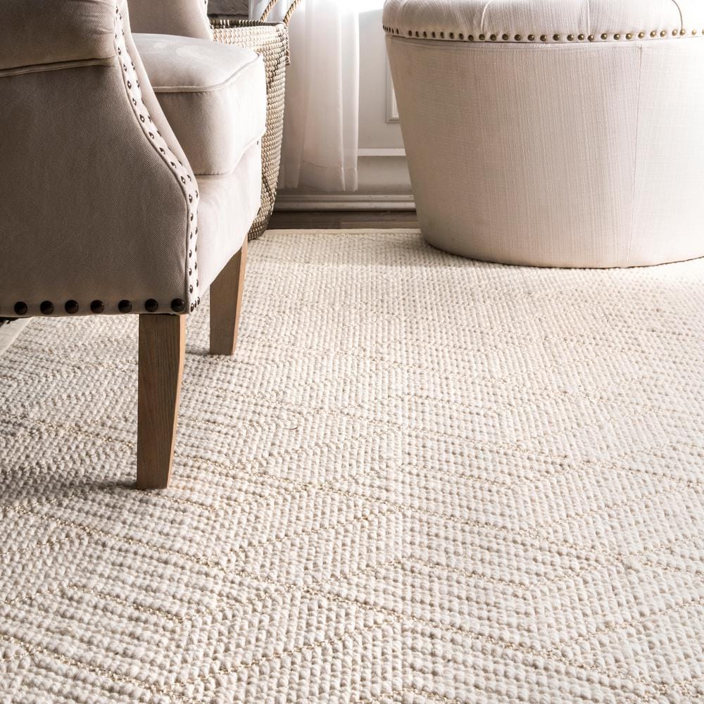 Handcrafted 4' x 6' Cream Wool and Sisal Blend Area Rug