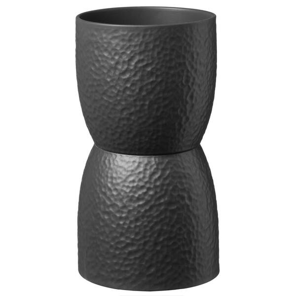 https://images.thdstatic.com/productImages/cc37b03c-3d53-47c3-baae-3dbe664da45d/svn/matte-anthracite-vigoro-plant-pots-57152-4f_600.jpg