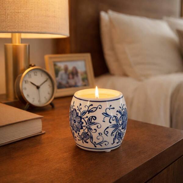Liv & Skye 8 oz. Blue/White Lavender Verbena Scented Chinoiserie