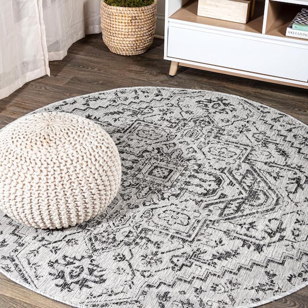 Estrella Bohemian Medallion Textured Weave Black/Gray 5 ft. Round Indoor/Outdoor Area Rug