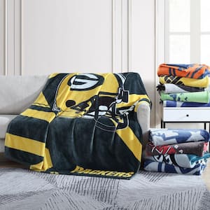 Green Bay Packers Dash Oversized Flannel Throw Blanket