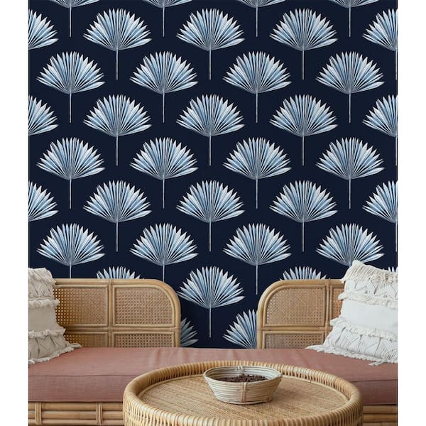 Palmページ NextWall Navy Blue Tropical Fan Palm Vinyl Peel and Stick