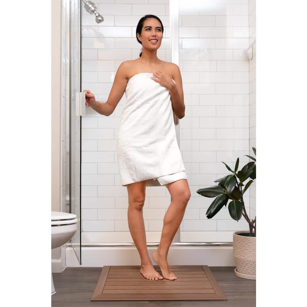 Peruvian Teak Composite Wood Bathroom Mat, 26 x 26 inches