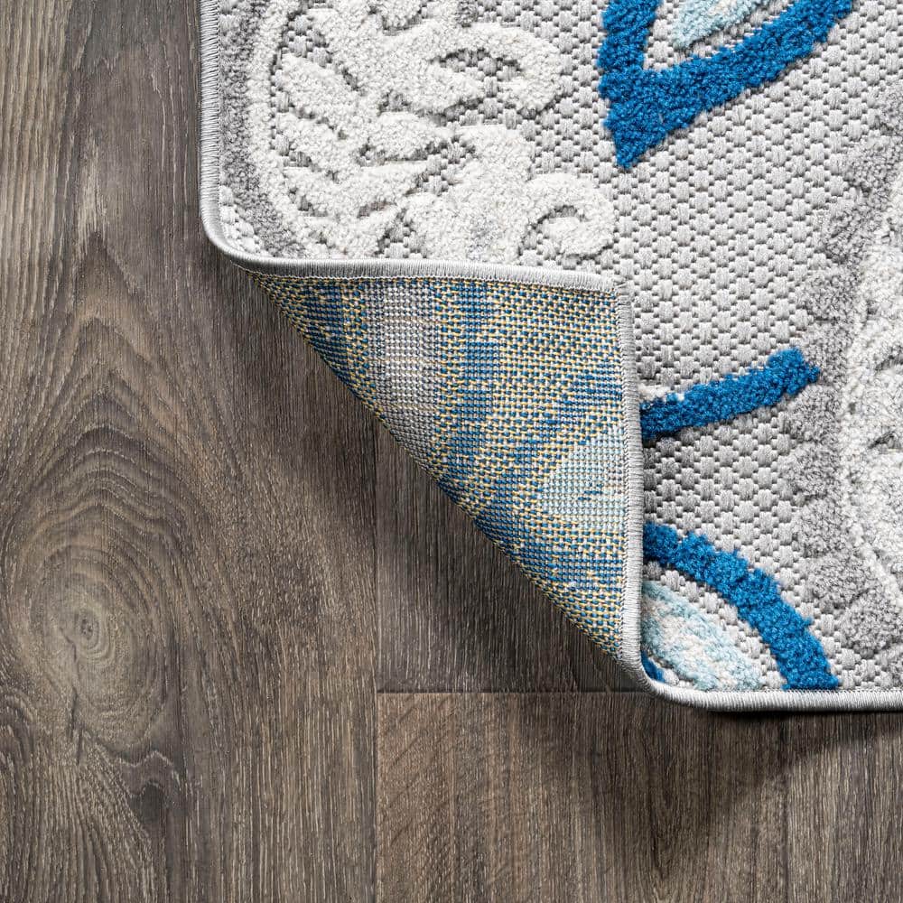 Julien Blue and Light Gray Paisley 5' x 7' Synthetic Rug