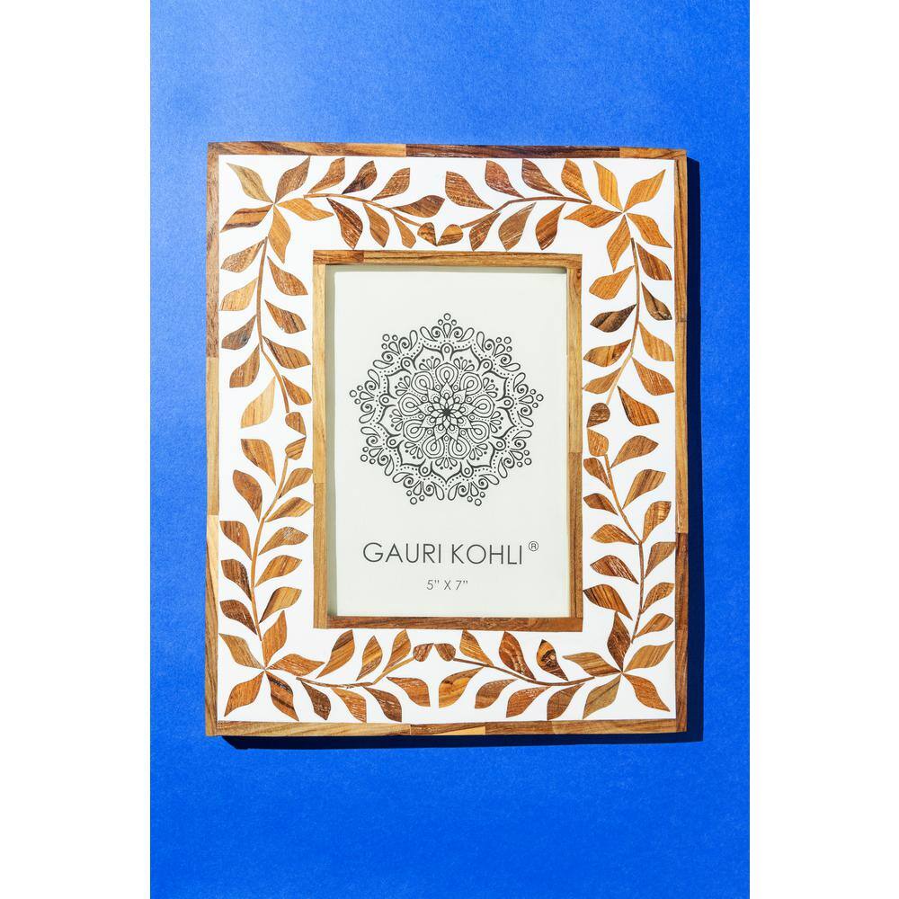 Classic 5x7 Brown and White Wood Inlay Picture Frame
