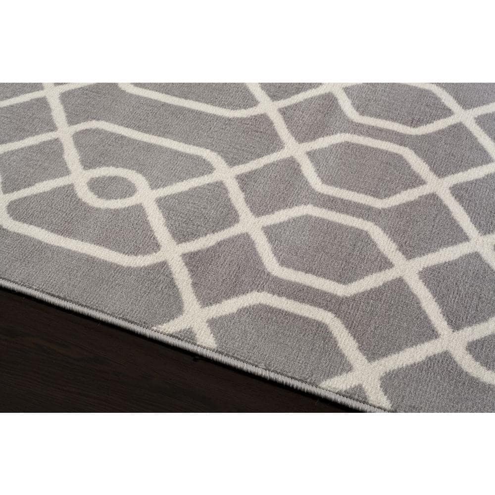 Easy-Care Modern Trellis Gray 5' x 7' Synthetic Area Rug