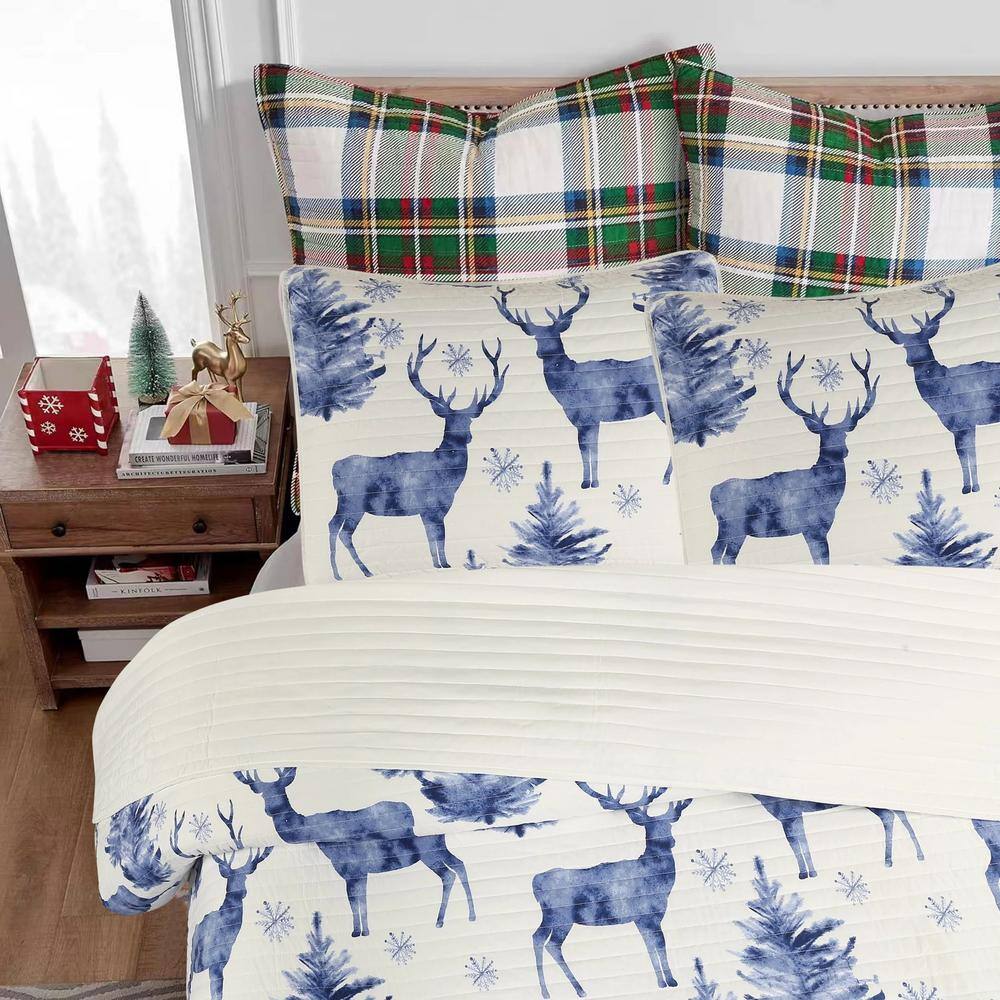 King Blue and White Reversible Winter Reindeer Quilt Set