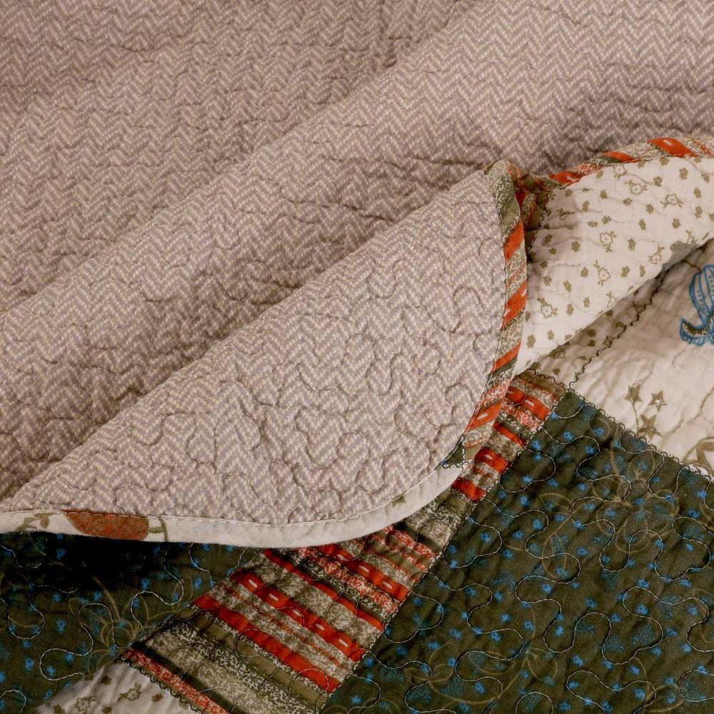 Gray Cotton Reversible Full Quilt Set with Scallop Embellishment