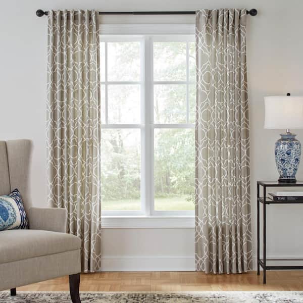 28 in. - 48 in. Telescoping 5/8 in. Single Curtain Rod Kit in Matte Black with Ball Finials