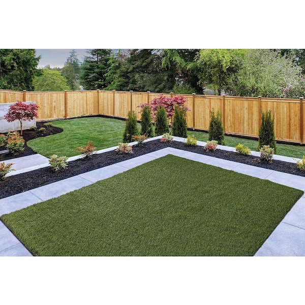 Soft Fescue Turf 6 ft. x 8 ft. Green Artificial Grass Rug