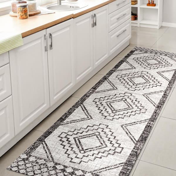 JONATHAN Y Marokko Ivory/Black 2 ft. x 10 ft. Diamond Tribal Medallion Indoor/Outdoor Area Rug