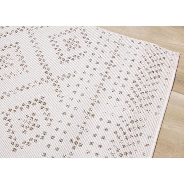 Zyana Collections 5 ft. x 8 ft. Taupe Geometric, Tribal/Southwestern Indoor Area Rug