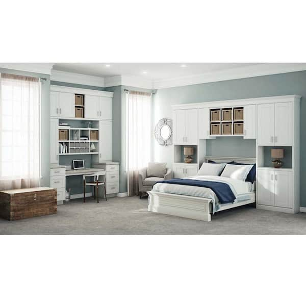 Hampton Bay Shaker Satin White Stock Assembled Wall Kitchen Cabinet 21 In X 30 In X 12 In Kw2130 Ssw The Home Depot